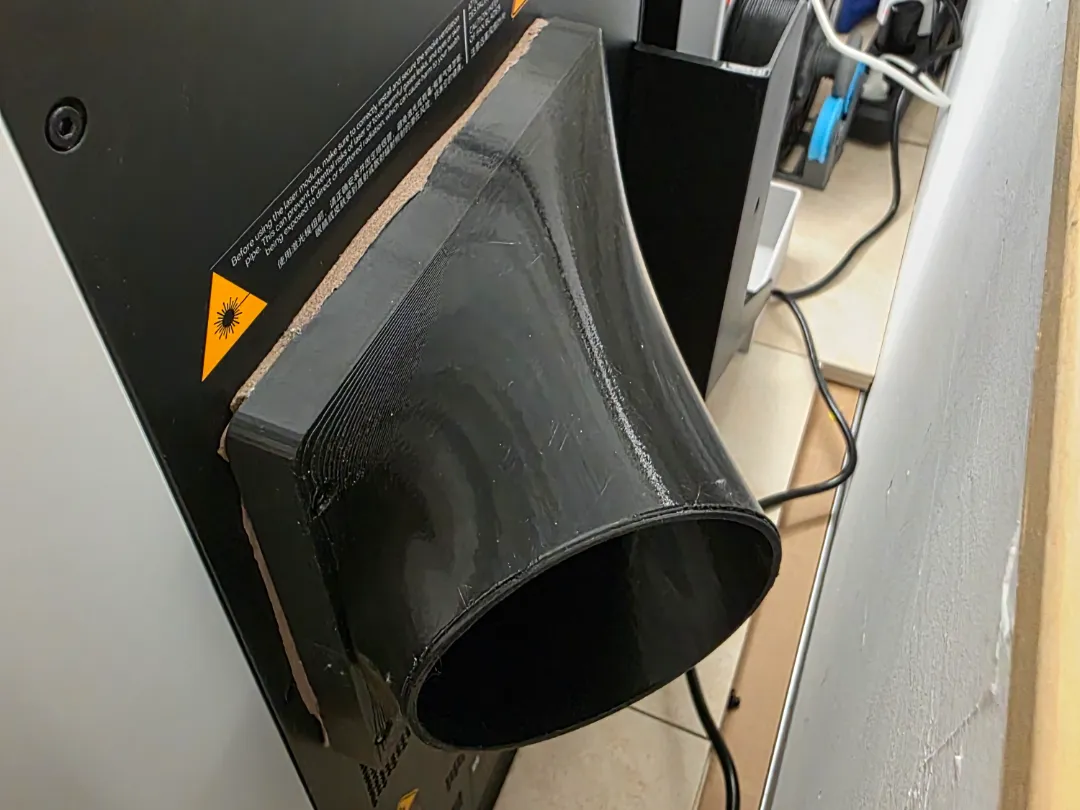 Funktionaler 3D-Druck Adapter als praktische Designlösung im Einsatz